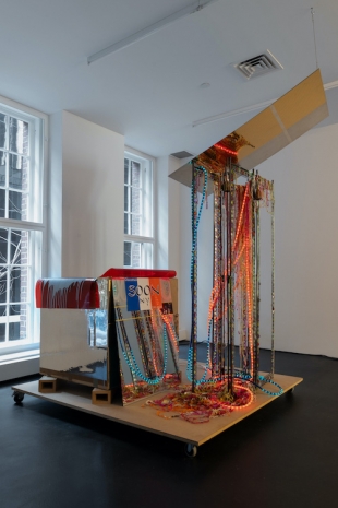 Isa Genzken, Disco‚ Soon (Ground Zero), 2008, Galerie Buchholz