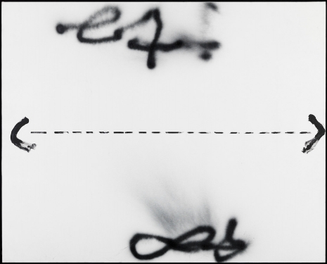 Antoni Tàpies , Línia de punts, 2009 , Alfonso Artiaco