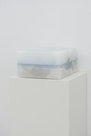 Ettore Spalletti , Scatola di colore (Pandora, azzurro del cielo), 1991 , Marian Goodman Gallery