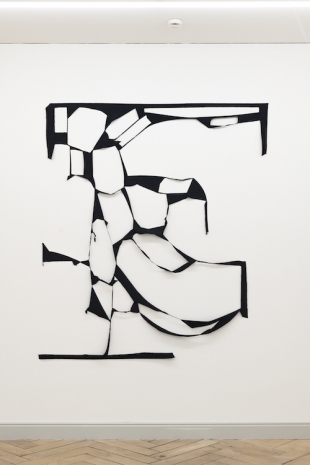 Marion Baruch, Déchiqueté - Squarciato, 2015 , Galerie Peter Kilchmann