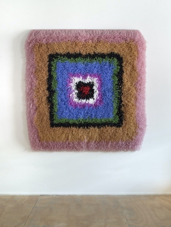 Paola Pivi, Senza titolo (perle), 2008, MASSIMODECARLO