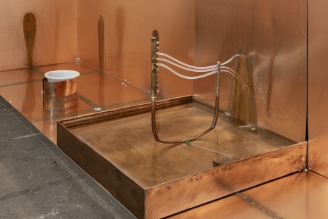 Lou Masduraud, Self-portrait as a fountain of you (identity crisis), 2024, Galerie Mezzanin