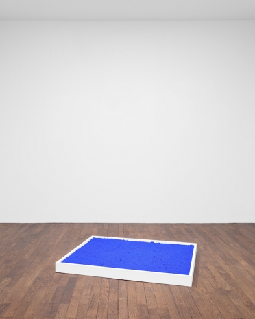 Yves Klein , Pigment pur bleu, c. 1960 , Galerie Mitterrand