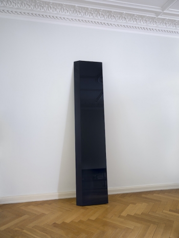 John McCracken , Plank Black-Blue, 1985 , Galerie Nordenhake