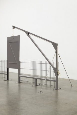 Cosima von Bonin , DEESKALATIONSTRAINING (SHARK LOCK), 2007 , Galerie Neu