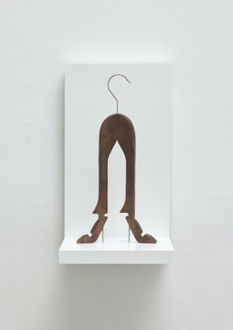 Rasmus Myrup, Standing Hanger, 2026, Galleri Nicolai Wallner