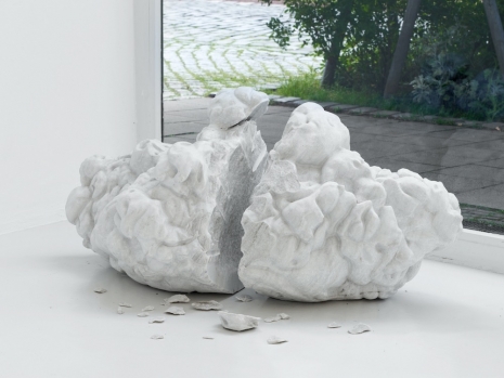 Fabrice Samyn, The Hatching of the Cloud / The Archeology of the Sky, 2021, Sies + Höke Galerie