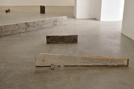 Abraham Cruzvillegas, Autodestrucción 3 : Une carte pour avant et après le voyage d'Antonin Artaud à la terre rouge (detail), 2013, Galerie Chantal Crousel