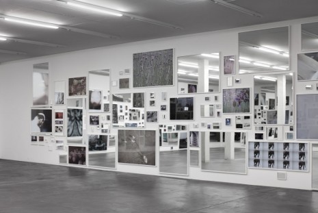 Douglas Gordon, Everything is nothing without its reflection; A Photographic Pantomime, 2013, Galerie Eva Presenhuber