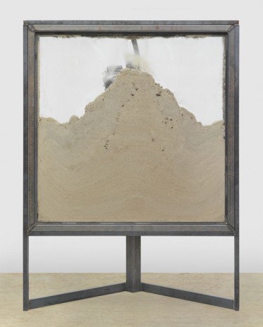 Oscar Tuazon, Word Rain, 2013, Galerie Eva Presenhuber
