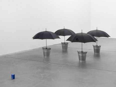 Roman Signer, Vier Regenschirme gleichzeitig geöffnet  (Four Umbrellas opened simultaneously), 2013, Hauser & Wirth