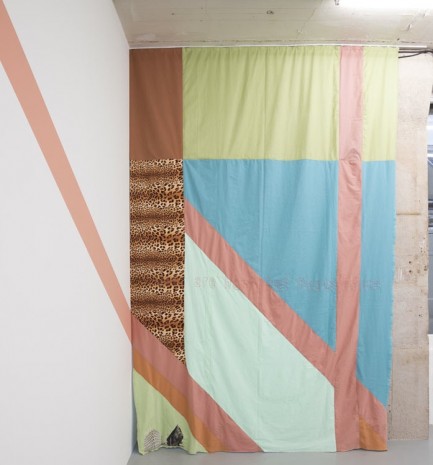 Isa Melsheimer, Times are hard but Postmodern - Curtain, 2013, Galerie Jocelyn Wolff