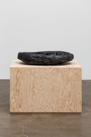 Mai-Thu Perret, Play with it and even broken tile is gold, 2014, David Kordansky Gallery