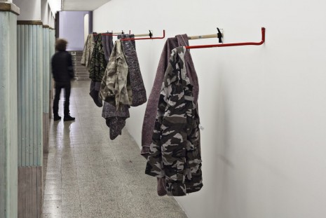 Marcelo Cidade, o equilíbrio entre proteção e resistência, 2014 , Galleria Continua