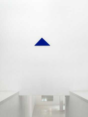 Blinky Palermo, Blaues Dreieck, 1969, Sies + Höke Galerie