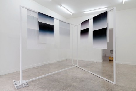 Xavier Antin, untitled (Offshore), 2014, Galerie Crèvecoeur