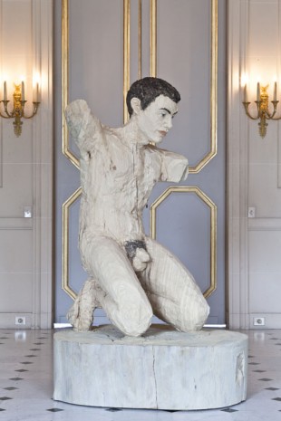 Stephan Balkenhol, Kniender junger Mann (Skulptur), 2013 , Galerie Thaddaeus Ropac