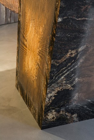 Michael DeLucia, Boulder (detail), 2014, Galerie Nathalie Obadia