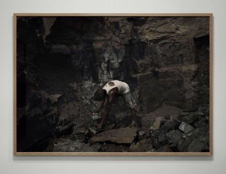Luc Delahaye, Coal Gleaner, 2013, Galerie Nathalie Obadia