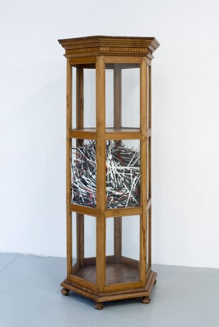 Melik Ohanian, Pulp Off - Cover, 2014, Galerie Chantal Crousel