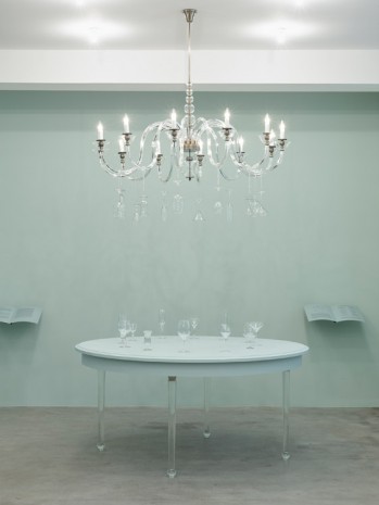 Barbara Bloom, Semblance of a House: Dining Table, 2013, Galerie Gisela Capitain