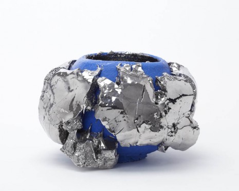 Takuro Kuwata, Blue-slipped platinum Kairagi Shino bowl, 2013, Alison Jacques