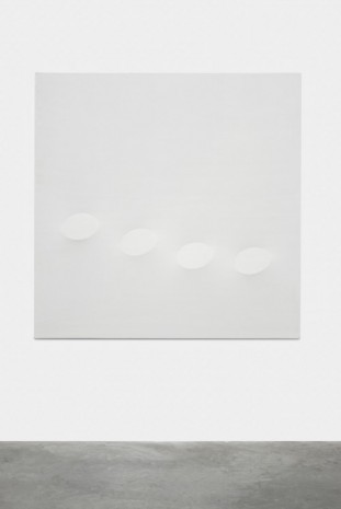 Turi Simeti, Quattro ovali bianchi, 2015, Almine Rech