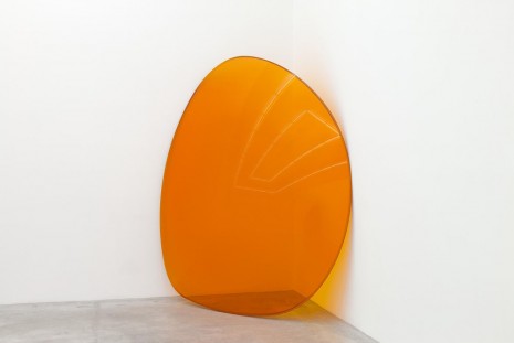 Alex Israel, Lens (Orange), 2015, Almine Rech