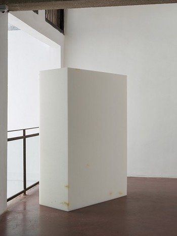Mirosław Bałka, 200 x 140 x 60, 2015, Dvir Gallery
