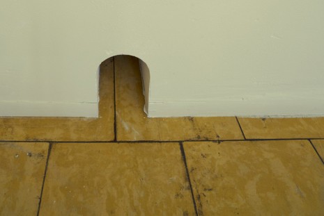 Michael Assiff, Hole (Poor Door), 2015, monCHÉRI