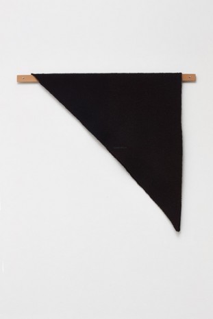 Helen Mirra, Waulked Triangle, 2015, Galerie Nordenhake
