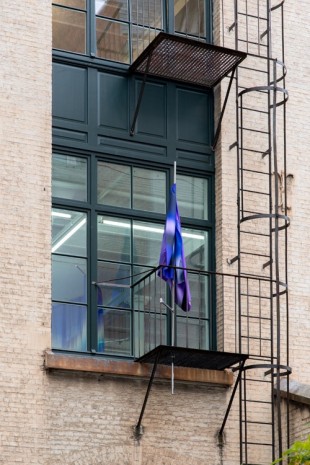 Justin Morin, How to drape the cosmetic property of an amethyst, 2015, JEANROCHDARD (closed)