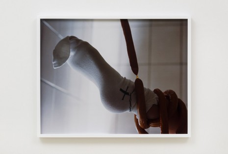 Torbjørn Rødland, Bathroom Capture, 2010-2015, team (gallery, inc.)