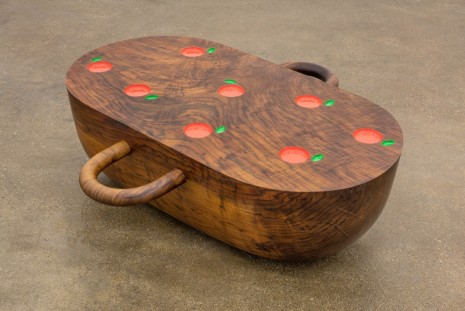 Elad Lassry, Untitled (Carrier, Apples), 2015, David Kordansky Gallery
