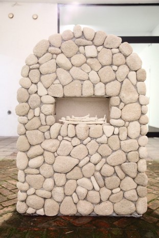 Tomasz Kowalski, The rest (arranged stones), 2015, Tim Van Laere Gallery