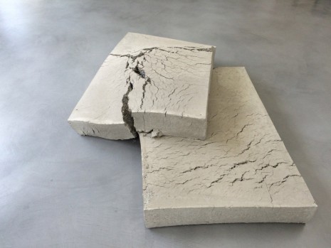 Christoph Weber, Beton (gestoßen), 2016, Galerie Jocelyn Wolff