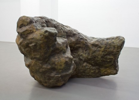 William Tucker, Cave, Nr. 1/3, 2005, Galerie Bob van Orsouw & Partner