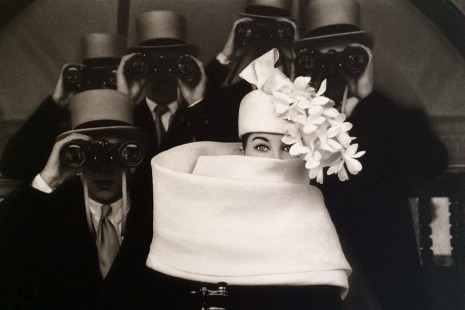 Frank Horvat, Chapeau Givenchy à Longchamp (B) pour 'Le Jardin des Modes’, 1958, Galerie Bob van Orsouw & Partner