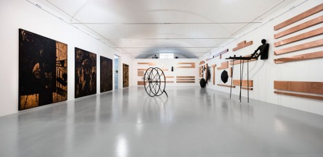 Mimmo Paladino, Installazione Biennale di Venezia, 1988, Galleria Christian Stein