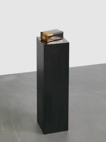 Latifa Echakhch, Sans Titre (La boite en métal), 2016, Galerie Eva Presenhuber