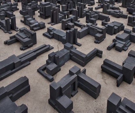Antony Gormley, Sleeping Field, 2016, White Cube