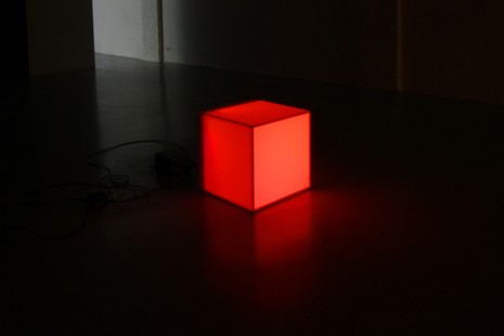Angela Bulloch, Plastic Sphere Cube Triangle: Red, 2010, Galerie Micheline Szwajcer (closed)