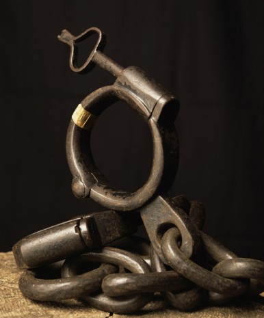 Andres Serrano, Iron Shackle (Torture), 2015, Galerie Nathalie Obadia