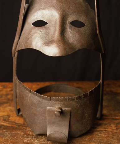 Andres Serrano, Fool’s Mask III, Hever Castle, England (Torture), 2015, Galerie Nathalie Obadia