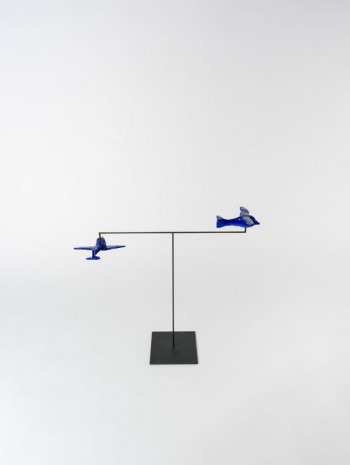 Jean-Luc Moulène, Blue birds Paris, 2014, 2014, Galerie Chantal Crousel