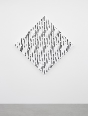 François Morellet, 3D concertant n°19: 82° - 90° - 85° , 2016, A arte Invernizzi