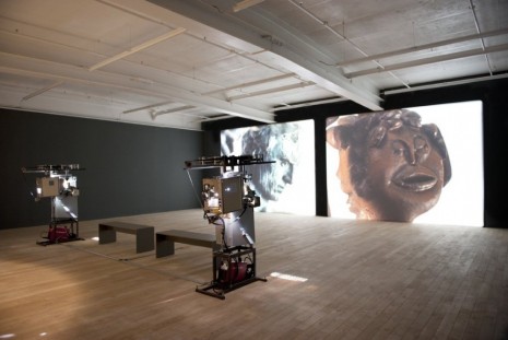 Javier Téllez, Rotations (Prometheus and Zwitter), 2011, Galerie Peter Kilchmann
