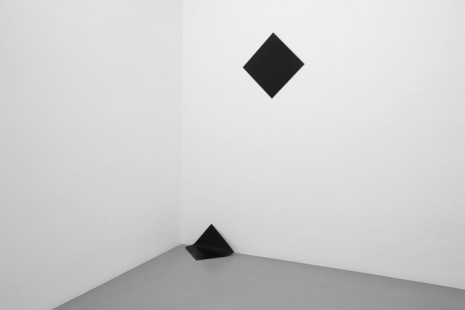 Katja Strunz, Memory Wall (The Fall III), 2008, Galerie Micheline Szwajcer (closed)