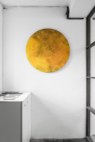 Jean-Baptiste Bernadet, Untitled (Sign – Yellow), 2017, Valentin