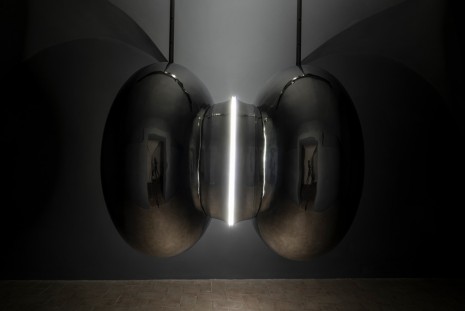 Subodh Gupta, White Line, 2017, Galleria Continua